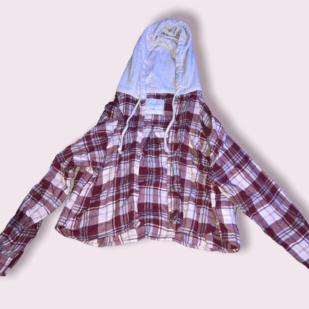 I’m selling an medium American Eagle cropped flannel